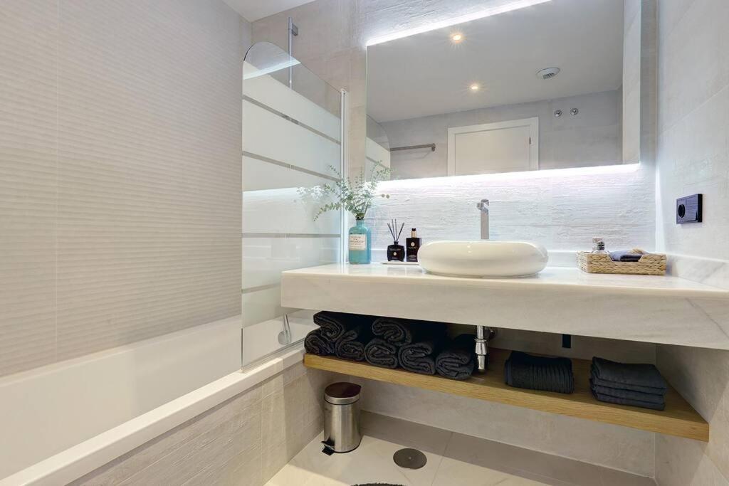 Apartamento Brand New Gorgeous 2 Bed At Hills! *