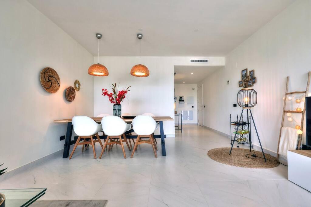 Brand New Gorgeous 2 Bed At Hills! Apartamento Estepona