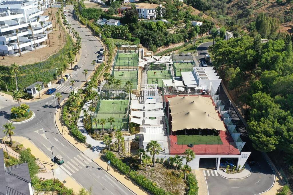 Brand New Gorgeous 2 Bed At Hills! Apartamento Estepona