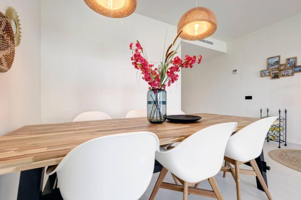 Brand New Gorgeous 2 Bed At Hills! Apartamento
