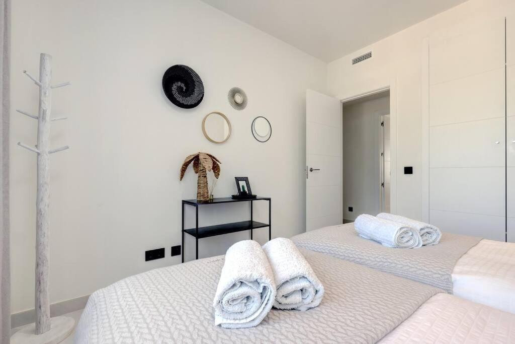 Brand New Gorgeous 2 Bed At Hills! *