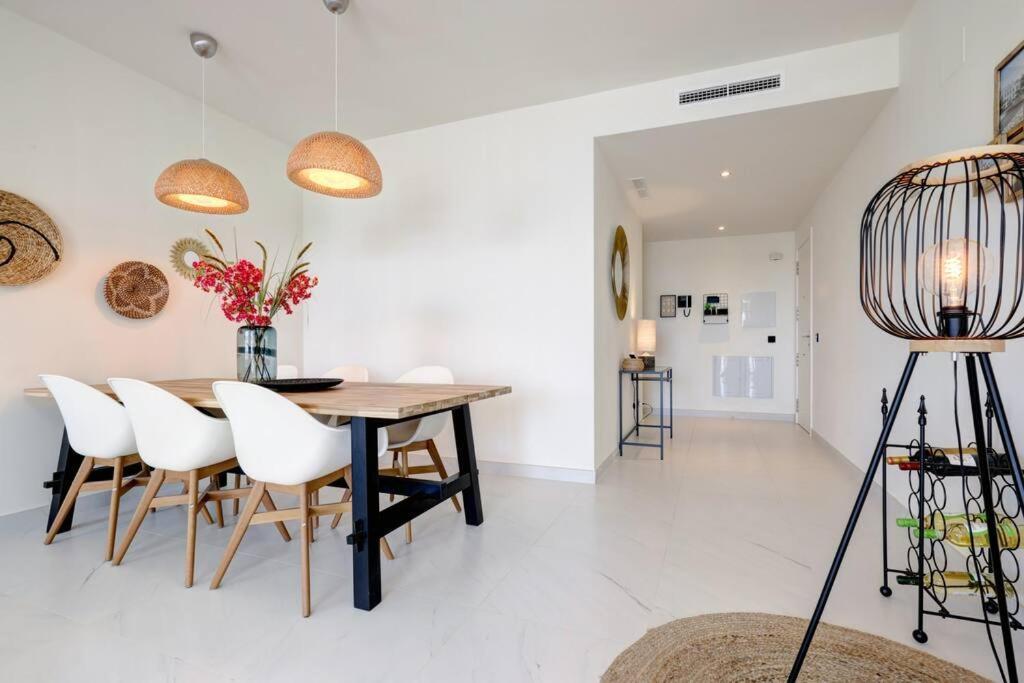 Brand New Gorgeous 2 Bed At Hills! Apartamento Estepona